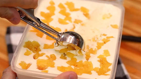 Sorvete caseiro de abacaxi com textura profissional: aprendi com um pai o ingrediente que deixa a sobremesa extremamente cremosa