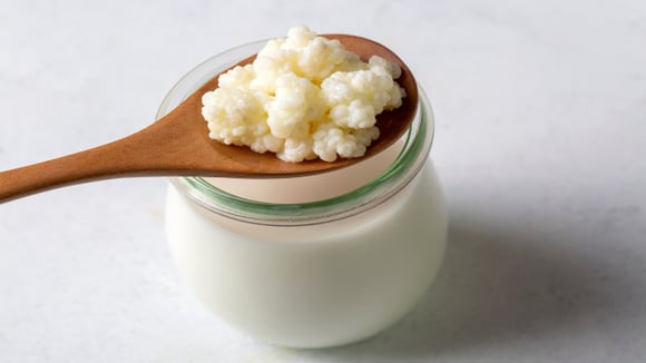 Descobri o ouro branco que fez meu intestino funcionar como um relógio (e ainda é natural e fácil de preparar)