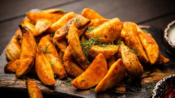 Batatas assadas deliciosas: aprenda como fazer (Créditos: Canva)