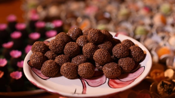 O brigadeiro é um clássico delicioso! (Créditos: Shutterstock)