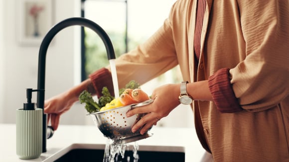 O excesso de água é o maior inimigo da conservação de legumes e verduras. (Foto: Shutterstock)