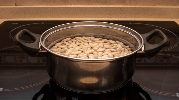 Se você exagerou no feijão, essas dicas simples do TudoGostoso vão salvar a sua receita: corre para anotar!