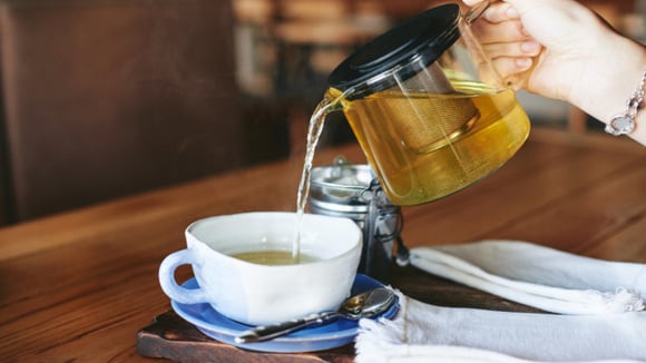 Fique mais inteligente bebendo esse chá: aprenda receita da bebida com expressivos benefícios cerebrais