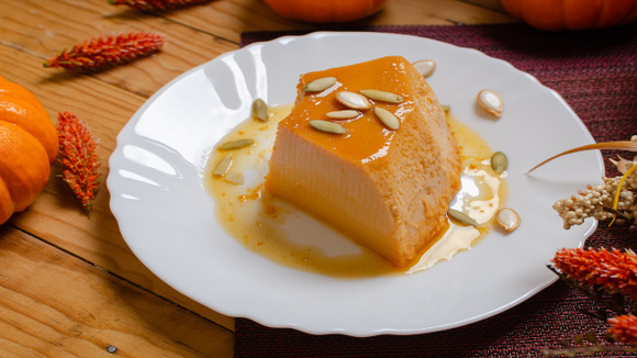 Aprenda a fazer pudim cremoso sem ovo e sem forno com um ingrediente que você não espera