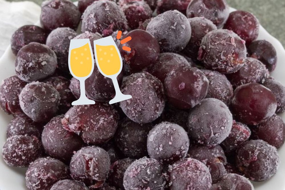 Vi esse truque GENIAL com uva numa festa e agora sempre faço quando recebo amigos em casa