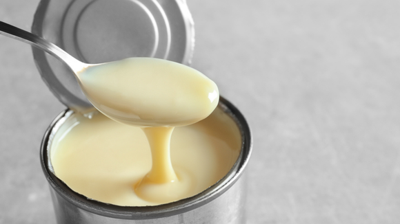 Parecem iguais, mas não são: entenda a diferença entre leite condensado, mistura láctea e creme condensado