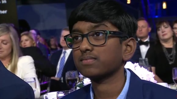 Em 2022, Sri Nihal Tammana recebeu o prêmio CNN Heroes Young Wonder (Créditos: Reprodução / YouTube @CNN)