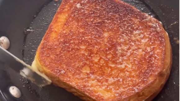 O misto-quente tradicional ficou para trás: esta versão com casquinha crocante vai virar seu lanche favorito