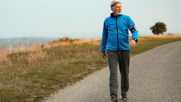 Estar atento ao corpo é muito importante para garantir a segurança durante a prática de exercícios (Créditos: Magnific)
