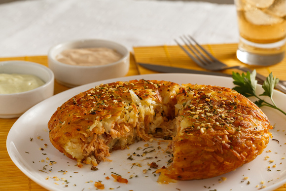 Quer caprichar no almoço de domingo, mas sem ter muito trabalho? Essa batata rosti vai ser a sua salvação