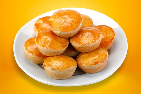 Empadinha com apenas 3 ingredientes: essa versão feita com massa de pastel na airfryer tem menos calorias e fica pronta rapidinho