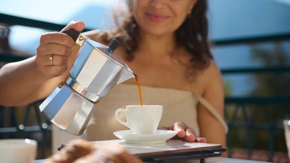 Cafeteira italiana: Por que é a opção perfeita para os apaixonados por café?