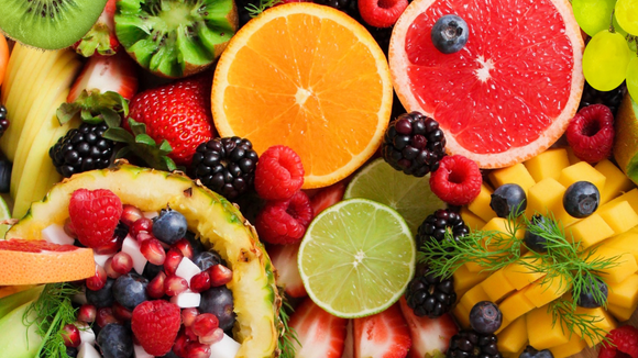 Nada de carne, nem vegetais: mulher só come frutas cruas há 33 anos, saiba o que aconteceu com o seu corpo