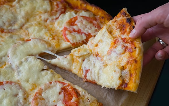 A pizza congelada nunca mais será a mesma: 4 chefs revelam truques para deixá-la muito mais saborosa
