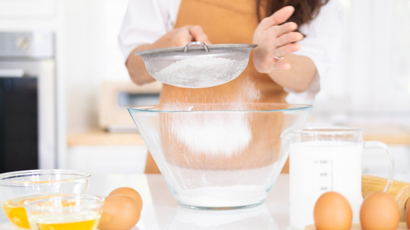 Não é só para engrossar sopas: 5 maneiras diferentes de usar o amido de milho que você precisa conhecer
