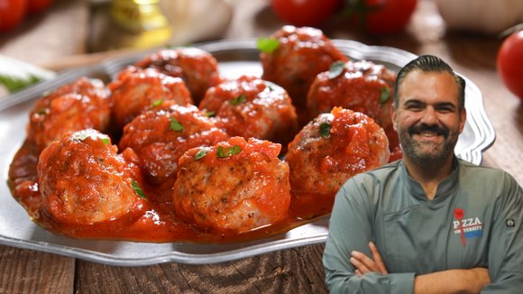 Domenico Tolomeo, um chef, é fiel à receita de almôndegas da sua avó: "O pão embebido em creme é muito importante porque deixa o interior macio e tenro."