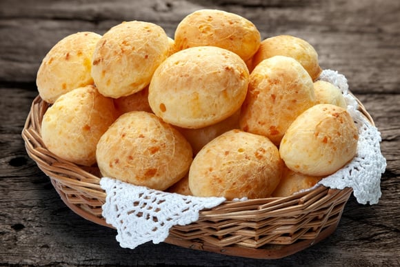 Surpreenda no seu café da manhã com um pão de queijo vegano divino