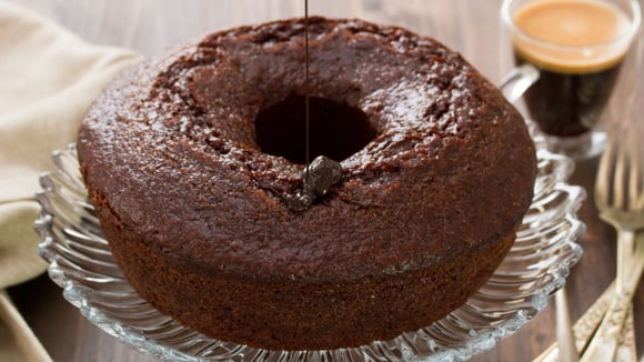 Fiz um bolo de chocolate sem ovo e deu certo, a massa ficou macia e úmida, uma delícia!