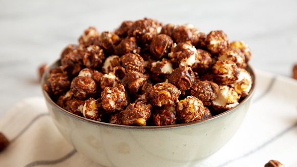 Descobri o segredo de um pipoqueiro gourmet e agora só faço pipoca doce assim, fica crocante, deliciosa, divina!