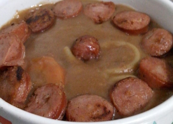 Feijão e macarrão no mesmo prato, pode? Pode sim! (Créditos: Fernanda Ferreira/TudoGostoso)