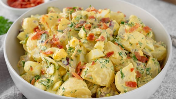 Nem Odete Roitman resiste a essa salada de maionese de lambuzar os beiços!
