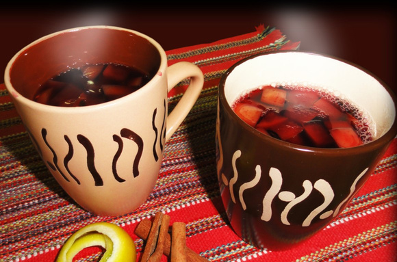 Vinho quente simples em casa: aprenda a fazer a bebida tradicional de Festa Junina!
