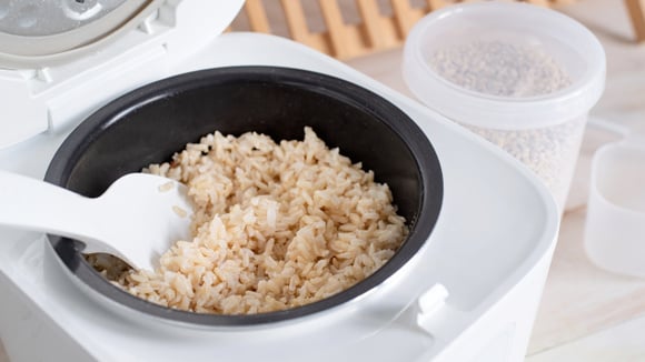Você não vai acreditar no que dá pra fazer com uma panela de arroz elétrica