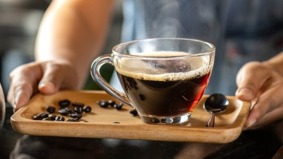 Nem adoçante, nem açúcar, nem mel: o que um neurologista recomenda colocar no café para ajudar a memória e o cérebro