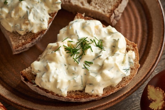 Chega de comer ovo igual todo dia, inove com essa receita para um café da manhã nutritivo e saboroso