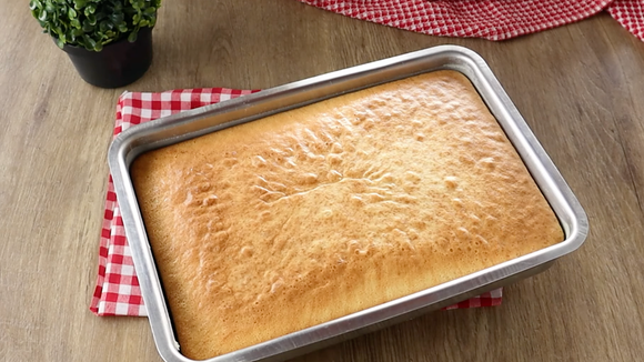 Textura leve e sabor suave em uma receita que não utiliza farinha de trigo. (Foto: reprodução Dicas e Receitas da Celly no Youtube)