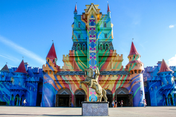 O Beto Carrero World é um parque de diversão com múltiplas áreas temáticas (Créditos: Shutterstock/Luis War)