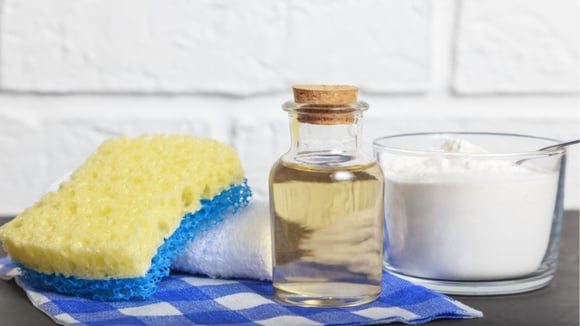 Esse é o melhor vinagre para usar na limpeza: veja onde e como usar esse ingrediente da cozinha para deixar a casa limpa