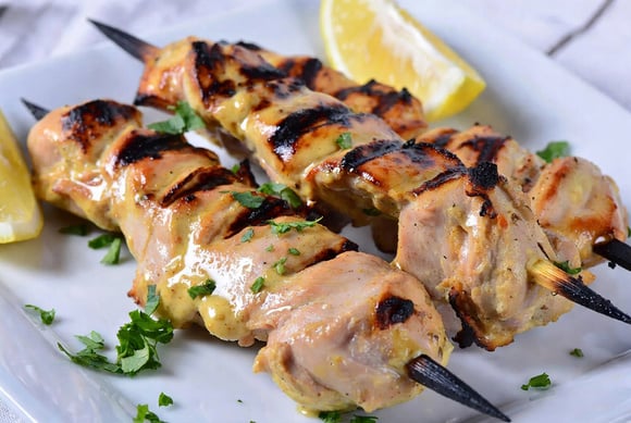 Cansou do frango igual de sempre? Veja 3 preparos fáceis para variar o cardápio sem gastar muito