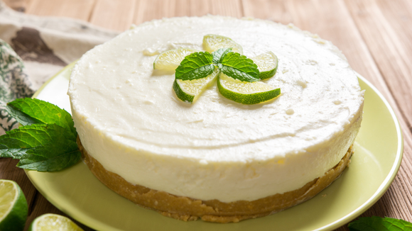 Deixou a sobremesa de Páscoa para a última hora? Essa torta de limão de 4 ingredientes vai te salvar