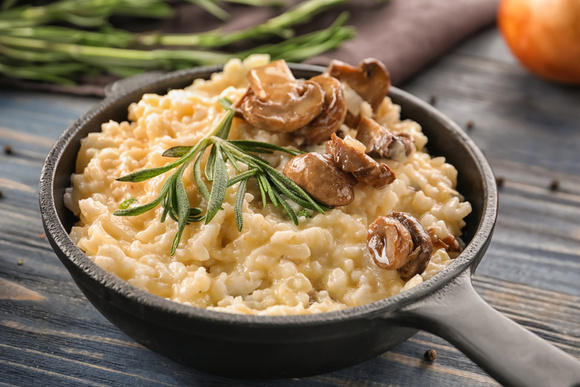 O truque de culinária que os chefs usam para fazer o risoto perfeito