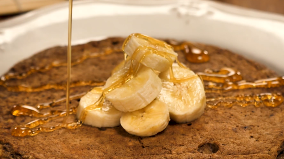 Amo essa panqueca fit de banana no lanche ou café da manhã: faço em poucos minutos na frigideira e me delicio