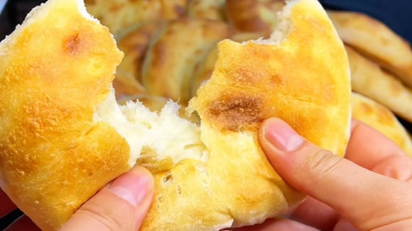 Experimente fazer esse pãozinho delicioso em casa (Créditos: Reprodução / YouTube @Kurdskaynevestka-hamail)