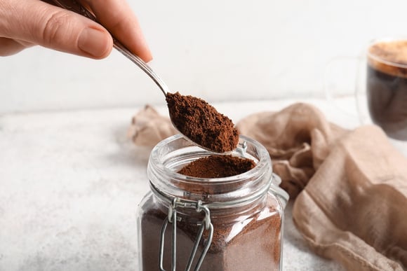 Se você guarda o café desse jeito, está deixando o sabor para trás: as dicas de um barista sobre o armazenamento correto para preservar seus compostos aromáticos
