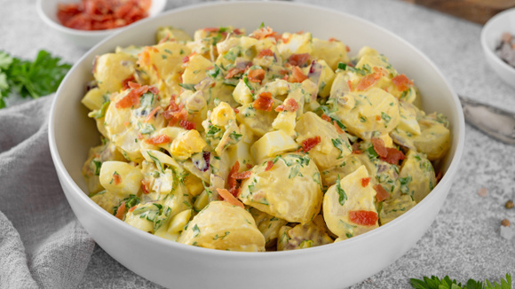 Salada de maionese de bacon: essa é a receita mais saborosa que eu já fiz e sempre acaba rapidinho