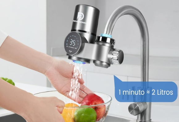 Torneira com purificador digital que garante água limpa e prática, filtrando cerca de 2 litros por minuto diretamente da pia (Divulgação: Amazon).