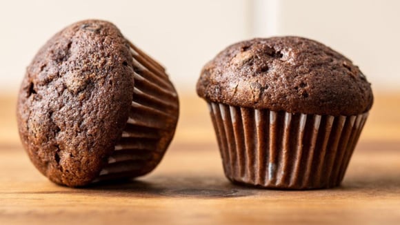 Ninguém vai resistir a esse cupcake feito na airfryer depois do almoço de Páscoa (Créditos: Shutterstock)