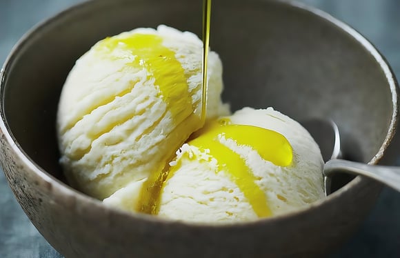 Sorvete de baunilha com azeite e sal é o sabor favorito de Dua Lipa (Créditos: Shutterstock)