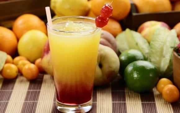 Essa bebida tropical é o drink perfeito para a folia (Créditos: TudoGostoso)