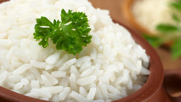 Pouca gente sabe, mas usar esse tempero no arroz ajuda a controlar o açúcar no sangue, melhora a digestão e reduz inflamações