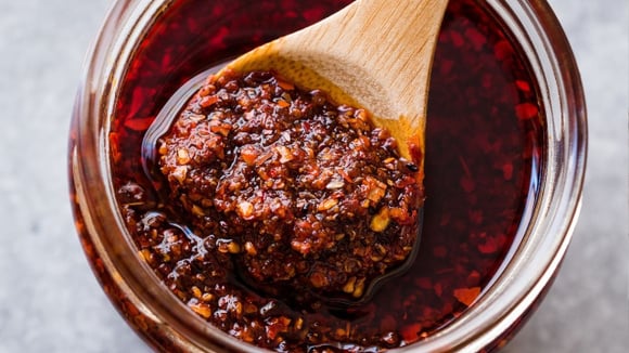 Minha vizinha mexicana me ensinou como fazer o melhor molho de pimenta que eu já provei na vida e agora não fico sem!