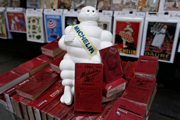 Há mais de um século o Guia Michelin avalia e lista os melhores restaurantes do mundo (Créditos: Shutterstock)