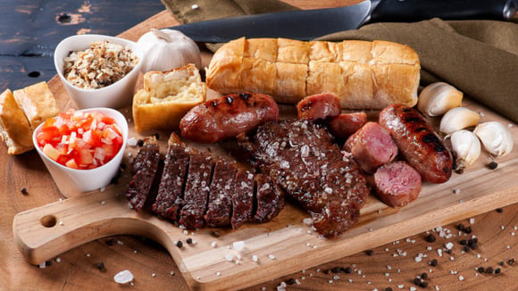 Foi assim que fiz um churrasco inesquecível gastando pouco e comendo muito: veja o que não pode faltar e como economizar