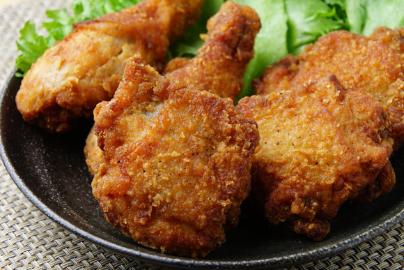 Como fazer frango frito crocante por fora e suculento por dentro: o segredo para ficar igual dos restaurantes