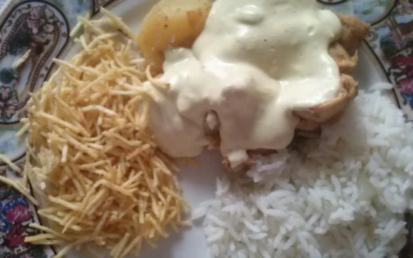 Filé de frango com molho de creme de leite e mostarda usa o toque extra da mostarda (Créditos: TudoGostoso/Luís Paulo Lavínia)