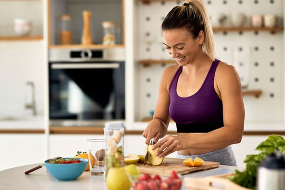 Quer emagrecer para o verão? Faça o cálculo das proteínas e coma carboidratos na hora certa com essas dicas